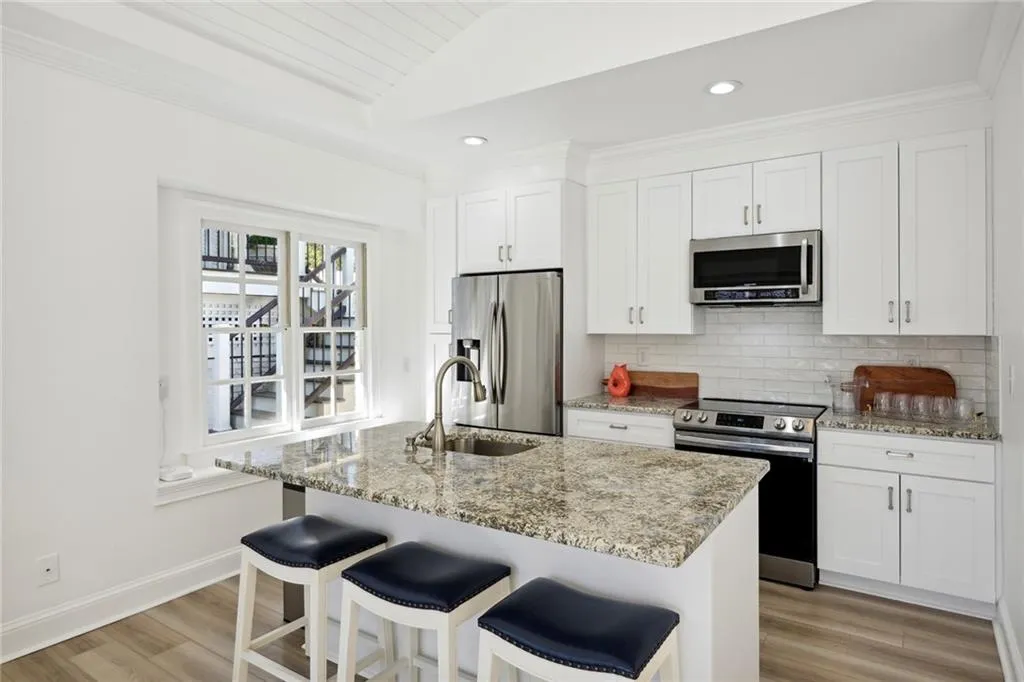 4969 Long Island Drive Nw, Atlanta, Georgia 30327, 4 Bedrooms Bedrooms, ,6 BathroomsBathrooms,Residential,Sold,4969 Long Island Drive Nw,7192348