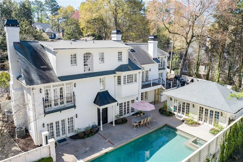 4969 Long Island Drive Nw, Atlanta, Georgia 30327, 4 Bedrooms Bedrooms, ,6 BathroomsBathrooms,Residential,Sold,4969 Long Island Drive Nw,7192348