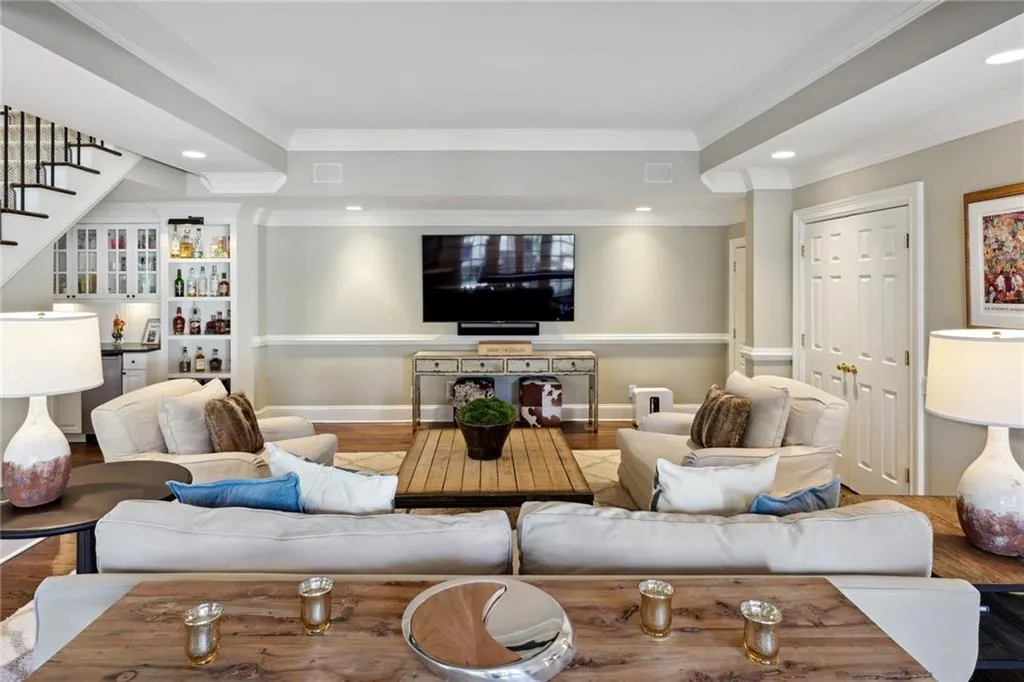 4969 Long Island Drive Nw, Atlanta, Georgia 30327, 4 Bedrooms Bedrooms, ,6 BathroomsBathrooms,Residential,Sold,4969 Long Island Drive Nw,7192348