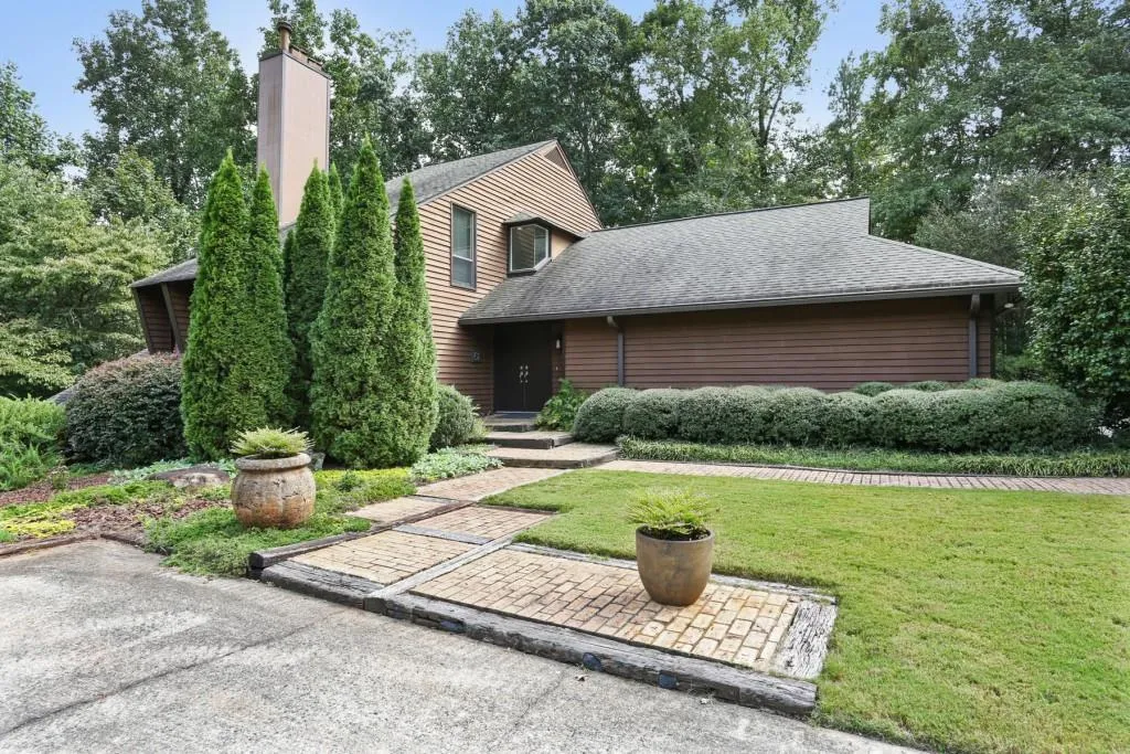 2000 River North Parkway, Sandy Springs, Georgia 30328, 4 Bedrooms Bedrooms, ,3 BathroomsBathrooms,Residential,Sold,2000 River North Parkway,5907885