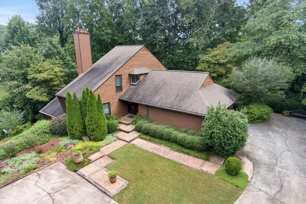 2000 River North Parkway, Sandy Springs, Georgia 30328, 4 Bedrooms Bedrooms, ,3 BathroomsBathrooms,Residential,Sold,2000 River North Parkway,5907885