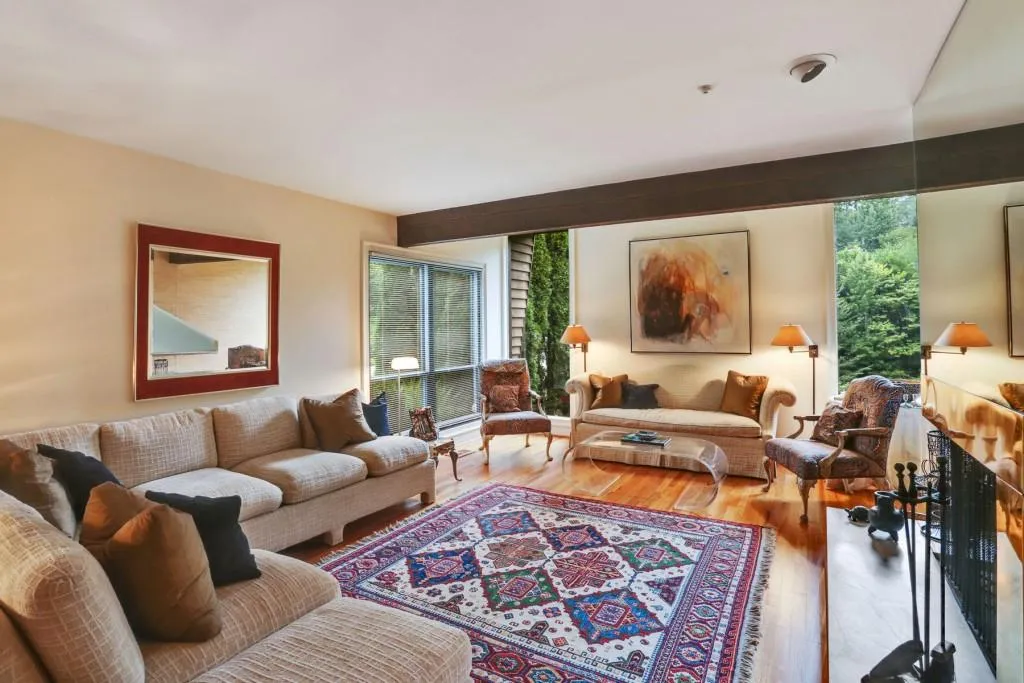 2000 River North Parkway, Sandy Springs, Georgia 30328, 4 Bedrooms Bedrooms, ,3 BathroomsBathrooms,Residential,Sold,2000 River North Parkway,5907885
