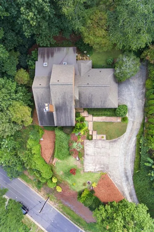 2000 River North Parkway, Sandy Springs, Georgia 30328, 4 Bedrooms Bedrooms, ,3 BathroomsBathrooms,Residential,Sold,2000 River North Parkway,5907885