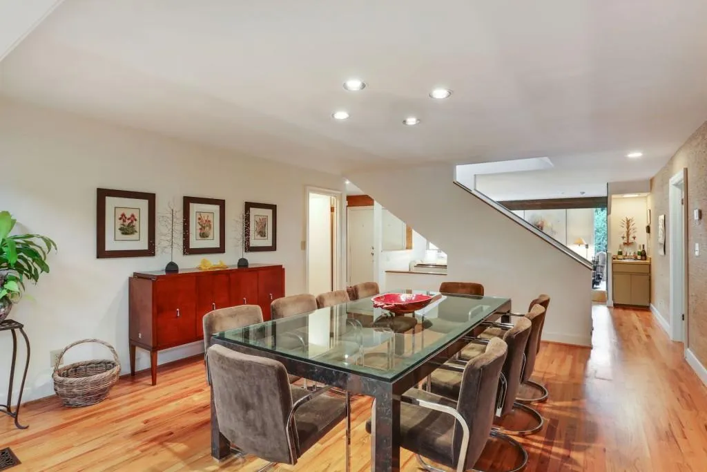 2000 River North Parkway, Sandy Springs, Georgia 30328, 4 Bedrooms Bedrooms, ,3 BathroomsBathrooms,Residential,Sold,2000 River North Parkway,5907885