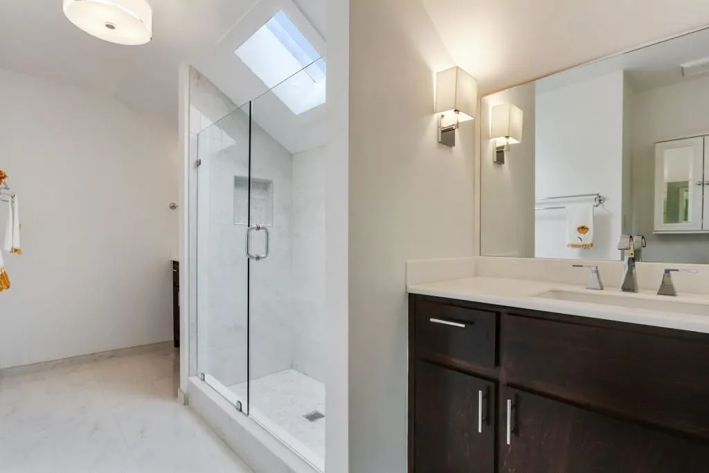 2000 River North Parkway, Sandy Springs, Georgia 30328, 4 Bedrooms Bedrooms, ,3 BathroomsBathrooms,Residential,Sold,2000 River North Parkway,5907885