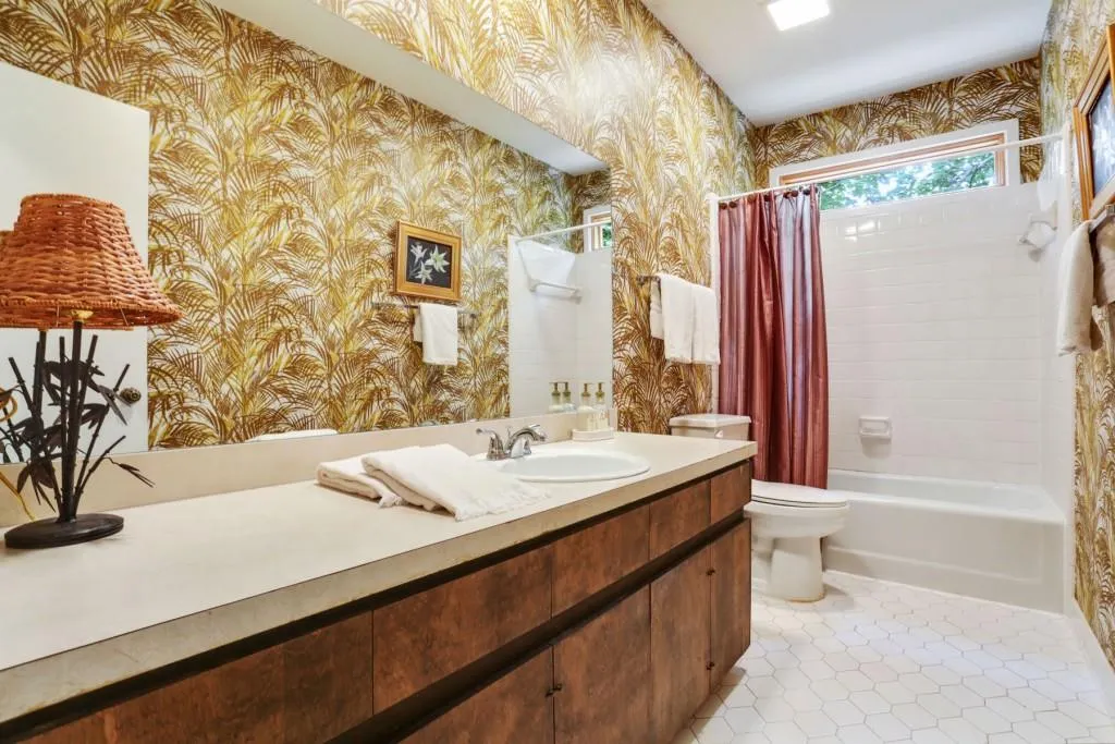 2000 River North Parkway, Sandy Springs, Georgia 30328, 4 Bedrooms Bedrooms, ,3 BathroomsBathrooms,Residential,Sold,2000 River North Parkway,5907885