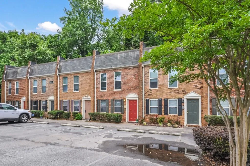 255 Winding River Drive Ne Unit D, Sandy Springs, Georgia 30350, 2 Bedrooms Bedrooms, ,1 BathroomBathrooms,Residential,Sold,255 Winding River Drive Ne Unit D,6727497