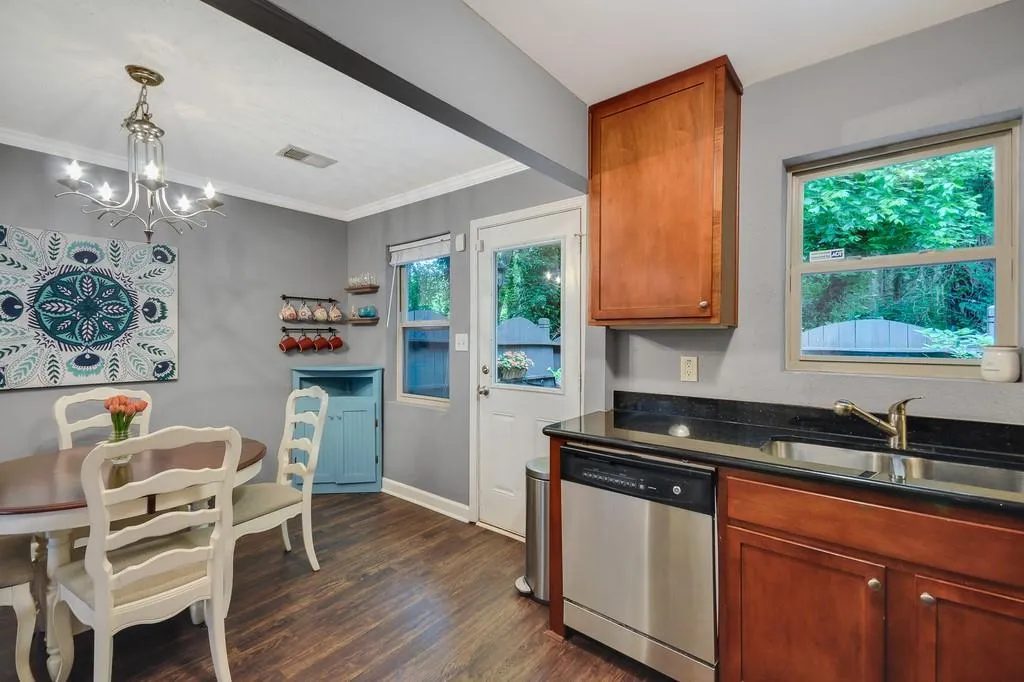 255 Winding River Drive Ne Unit D, Sandy Springs, Georgia 30350, 2 Bedrooms Bedrooms, ,1 BathroomBathrooms,Residential,Sold,255 Winding River Drive Ne Unit D,6727497