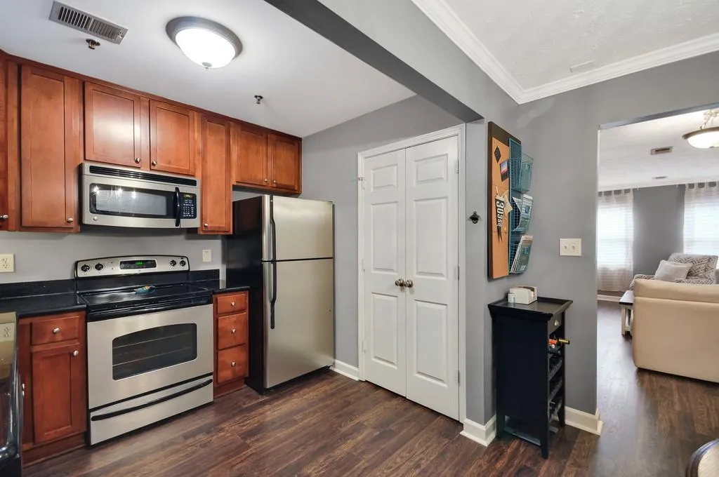 255 Winding River Drive Ne Unit D, Sandy Springs, Georgia 30350, 2 Bedrooms Bedrooms, ,1 BathroomBathrooms,Residential,Sold,255 Winding River Drive Ne Unit D,6727497