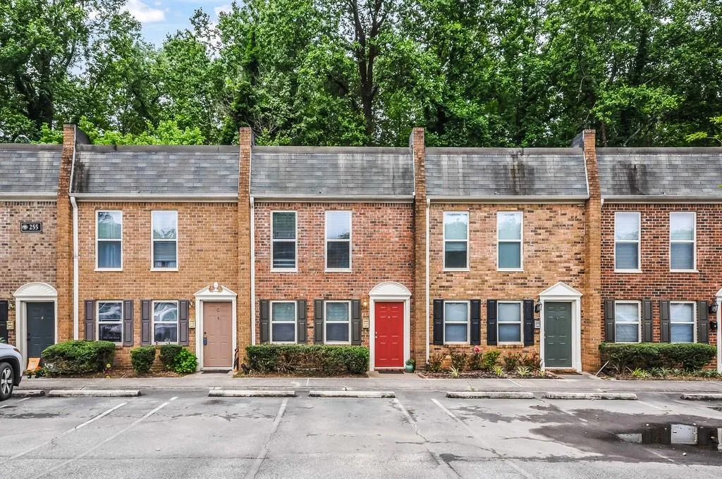 255 Winding River Drive Ne Unit D, Sandy Springs, Georgia 30350, 2 Bedrooms Bedrooms, ,1 BathroomBathrooms,Residential,Sold,255 Winding River Drive Ne Unit D,6727497