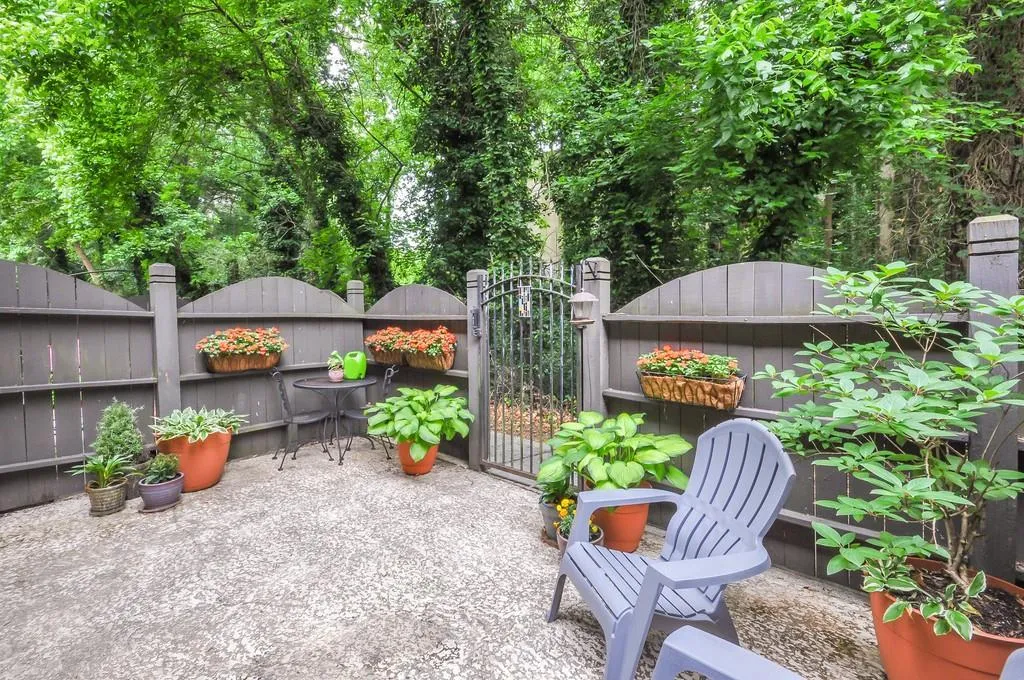 255 Winding River Drive Ne Unit D, Sandy Springs, Georgia 30350, 2 Bedrooms Bedrooms, ,1 BathroomBathrooms,Residential,Sold,255 Winding River Drive Ne Unit D,6727497