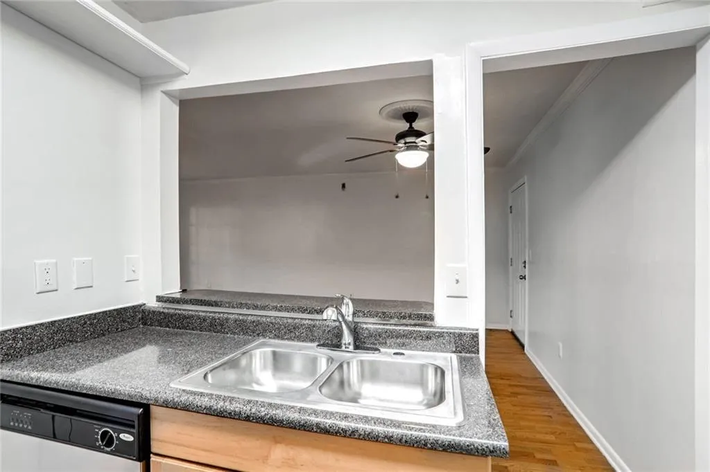 1150 Collier Road Nw Unit K9, Atlanta, Georgia 30318, 1 Bedroom Bedrooms, ,1 BathroomBathrooms,Residential,For Sale,1150 Collier Road Nw Unit K9,7585796