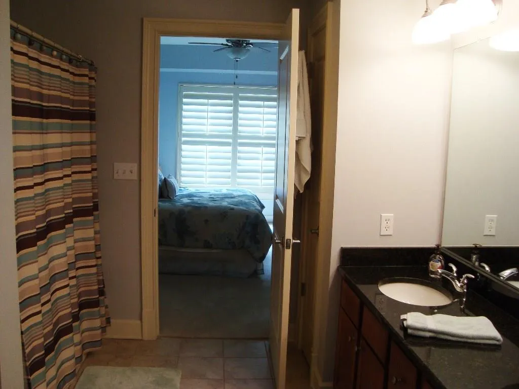 200 River Vista Drive Unit 428, Atlanta, Georgia 30339, 2 Bedrooms Bedrooms, ,2 BathroomsBathrooms,Residential,Sold,200 River Vista Drive Unit 428,5572707