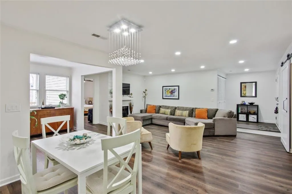 82 Dunwoody Springs Drive, Sandy Springs, Georgia 30328, 3 Bedrooms Bedrooms, ,2 BathroomsBathrooms,Residential,Sold,82 Dunwoody Springs Drive,7028253 82 Dunwoody Springs Drive, Sandy Springs, Georgia 30328, 3 Bedrooms Bedrooms, ,2 BathroomsBathrooms,Residential,Sold,82 Dunwoody Springs Drive,7028253