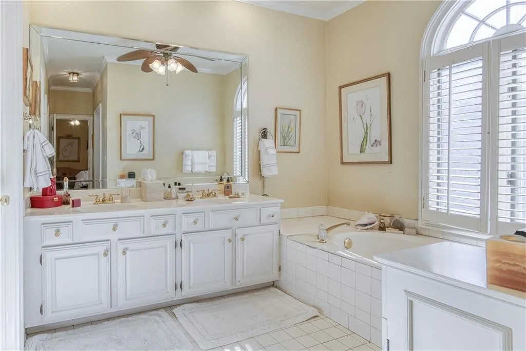 25 Battle Ridge Place, Atlanta, Georgia 30342, 6 Bedrooms Bedrooms, ,5 BathroomsBathrooms,Residential,Sold,25 Battle Ridge Place,6840984