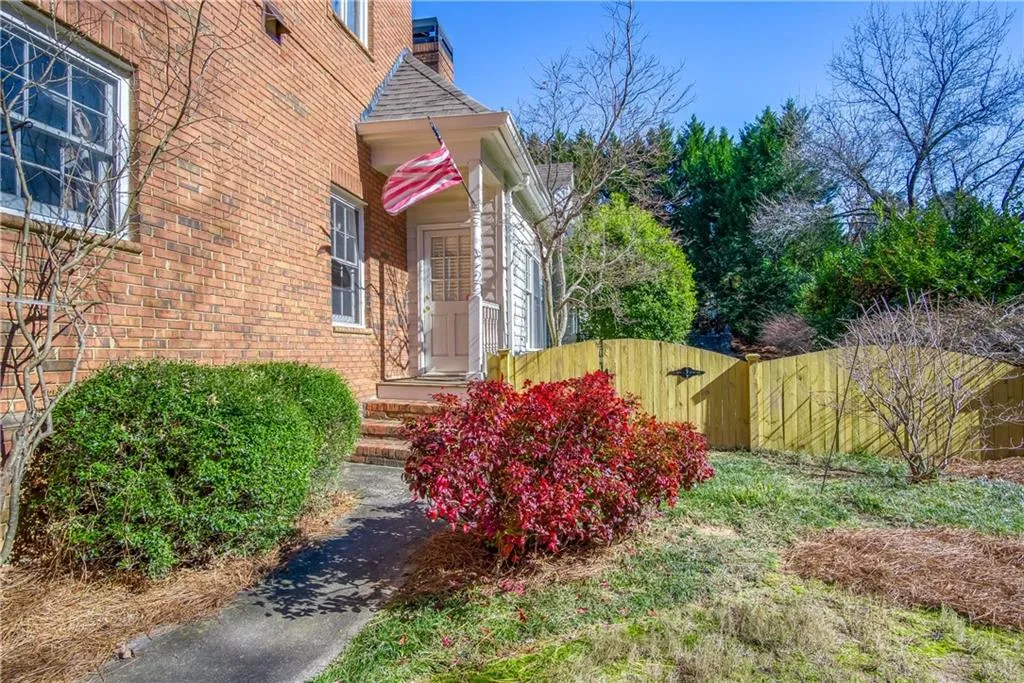 25 Battle Ridge Place, Atlanta, Georgia 30342, 6 Bedrooms Bedrooms, ,5 BathroomsBathrooms,Residential,Sold,25 Battle Ridge Place,6840984
