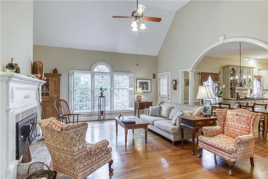 25 Battle Ridge Place, Atlanta, Georgia 30342, 6 Bedrooms Bedrooms, ,5 BathroomsBathrooms,Residential,Sold,25 Battle Ridge Place,6840984