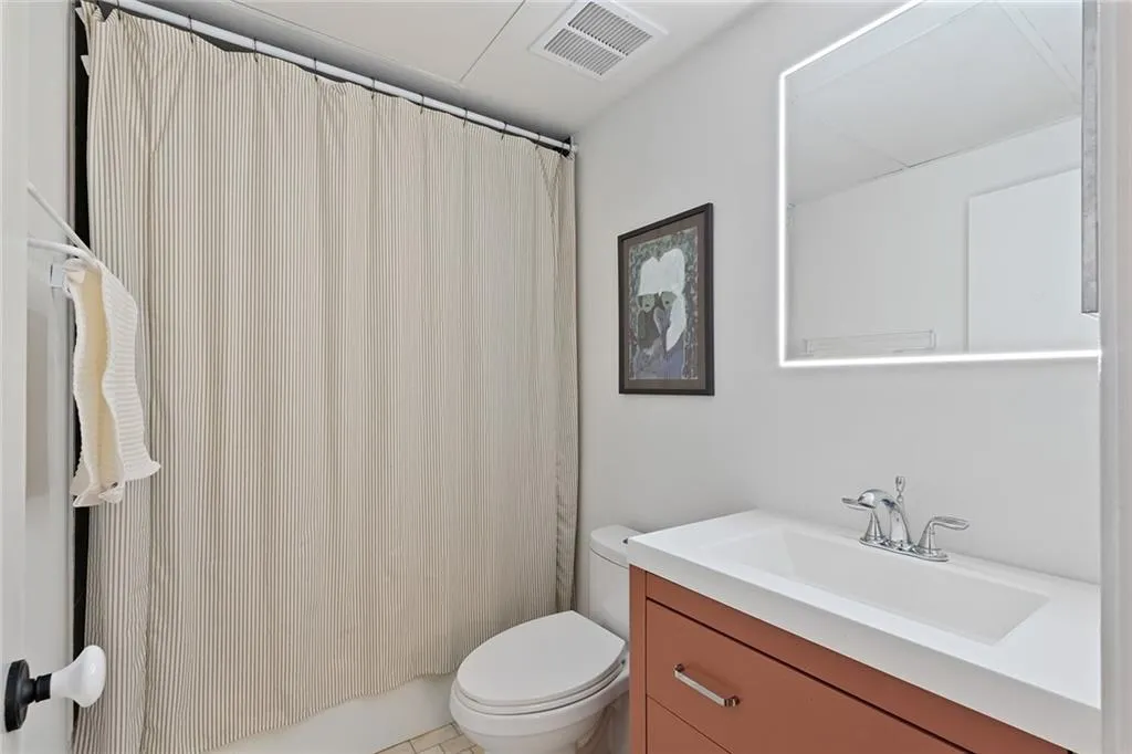 145 15th Street Unit 206, Atlanta, Georgia 30309, 2 Bedrooms Bedrooms, ,2 BathroomsBathrooms,Residential,For Sale,145 15th Street Unit 206,7647323
