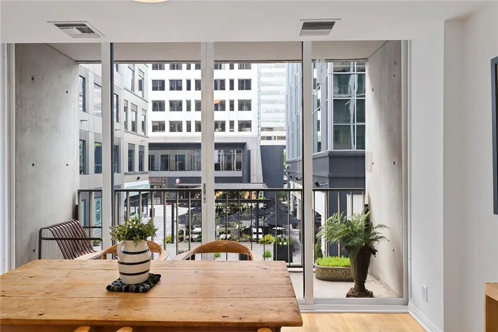 145 15th Street Unit 206, Atlanta, Georgia 30309, 2 Bedrooms Bedrooms, ,2 BathroomsBathrooms,Residential,For Sale,145 15th Street Unit 206,7647323