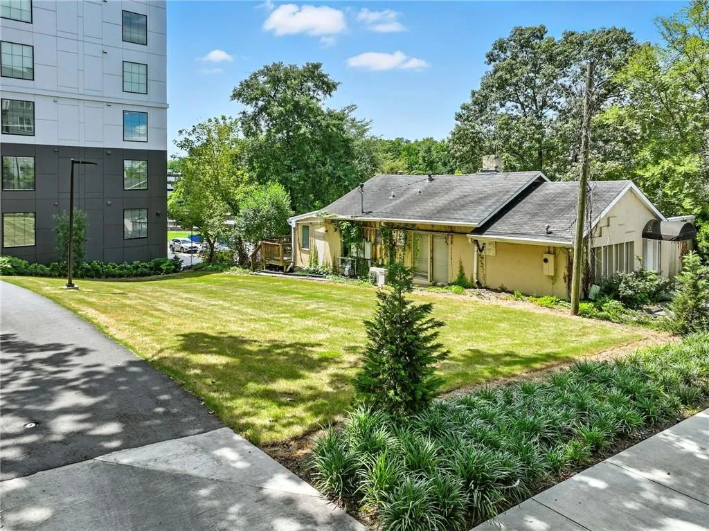 18 Nw Beck Street Nw, Atlanta, Georgia 30318, ,Commercial Sale,For Sale,18 Nw Beck Street Nw,7635401