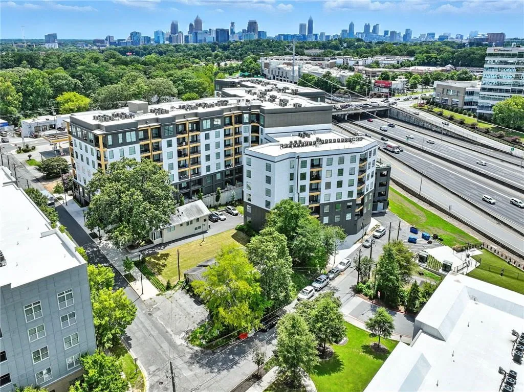 18 Nw Beck Street Nw, Atlanta, Georgia 30318, ,Commercial Sale,For Sale,18 Nw Beck Street Nw,7635401