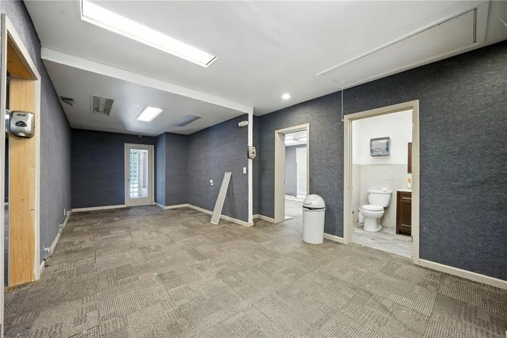 18 Nw Beck Street Nw, Atlanta, Georgia 30318, ,Commercial Sale,For Sale,18 Nw Beck Street Nw,7635401