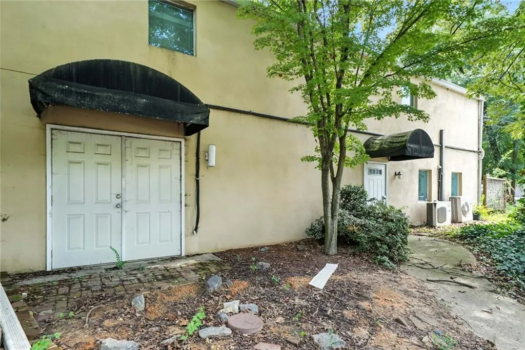 18 Nw Beck Street Nw, Atlanta, Georgia 30318, ,Commercial Sale,For Sale,18 Nw Beck Street Nw,7635401