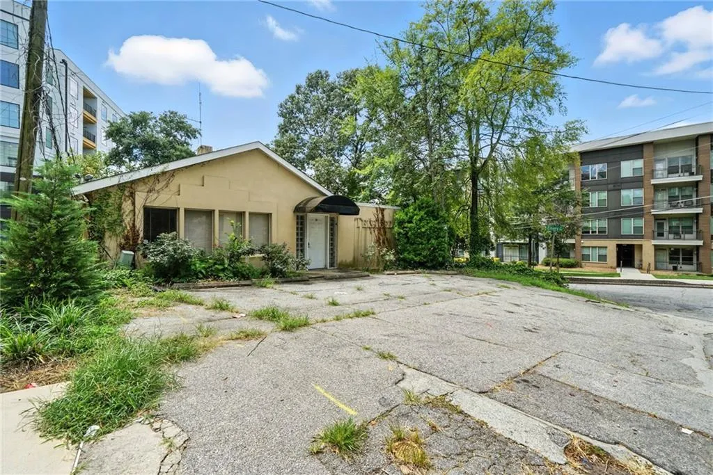 18 Nw Beck Street Nw, Atlanta, Georgia 30318, ,Commercial Sale,For Sale,18 Nw Beck Street Nw,7635401