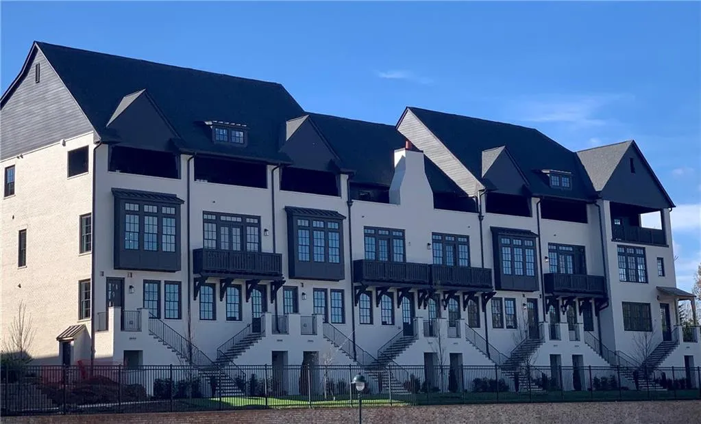 6670 Sterling Drive Unit 668, Sandy Springs, Georgia 30328, 3 Bedrooms Bedrooms, ,3 BathroomsBathrooms,Residential,Sold,6670 Sterling Drive Unit 668,6828725