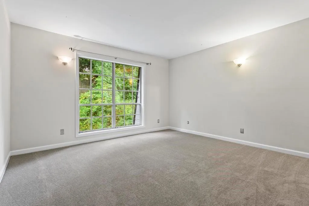 Bedroom 2 - New Carpet & Paint