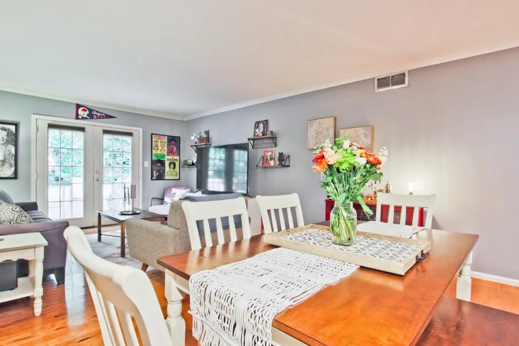 5400 Roswell Road Unit H-7, Atlanta, Georgia 30342, 2 Bedrooms Bedrooms, ,1 BathroomBathrooms,Residential,Sold,5400 Roswell Road Unit H-7,6945967