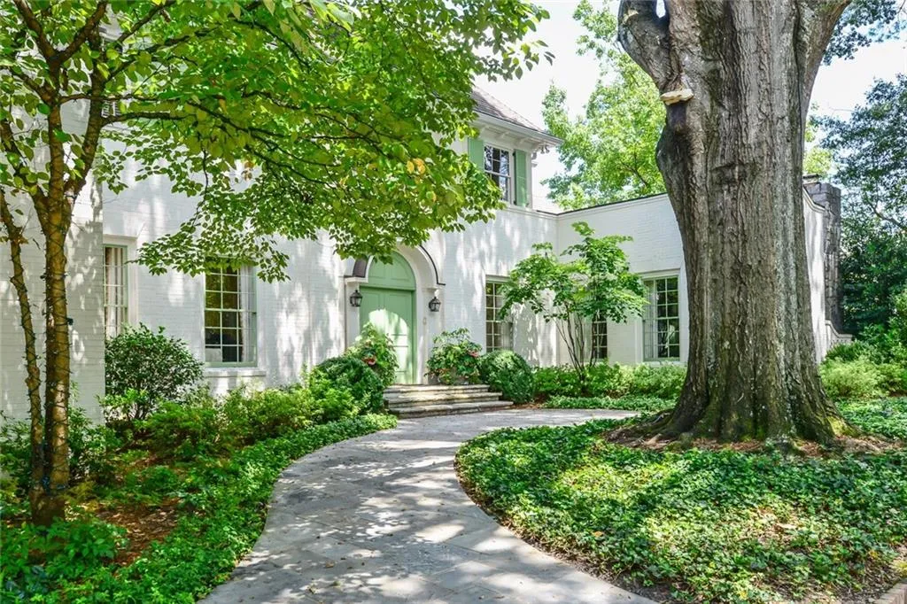 3765 Club Drive Ne, Atlanta, Georgia 30319, 4 Bedrooms Bedrooms, ,4 BathroomsBathrooms,Residential,Sold,3765 Club Drive Ne,5897613