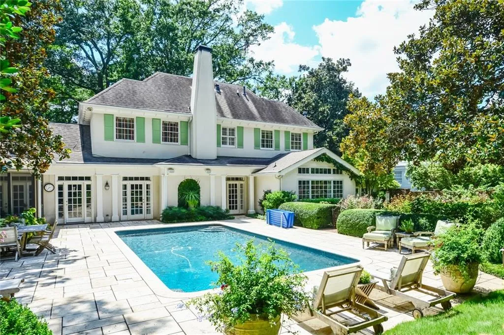 3765 Club Drive Ne, Atlanta, Georgia 30319, 4 Bedrooms Bedrooms, ,4 BathroomsBathrooms,Residential,Sold,3765 Club Drive Ne,5897613