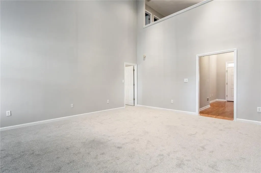 7155 Roswell Road Unit 50, Sandy Springs, Georgia 30328, 5 Bedrooms Bedrooms, ,3 BathroomsBathrooms,Residential,Sold,7155 Roswell Road Unit 50,6570297