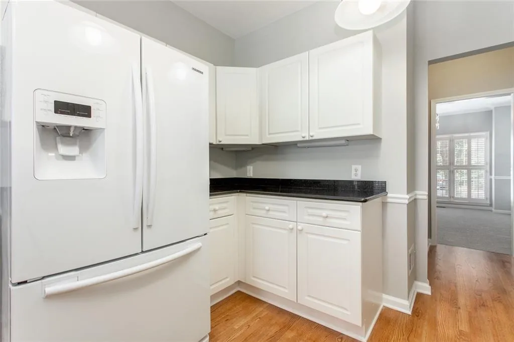 7155 Roswell Road Unit 50, Sandy Springs, Georgia 30328, 5 Bedrooms Bedrooms, ,3 BathroomsBathrooms,Residential,Sold,7155 Roswell Road Unit 50,6570297