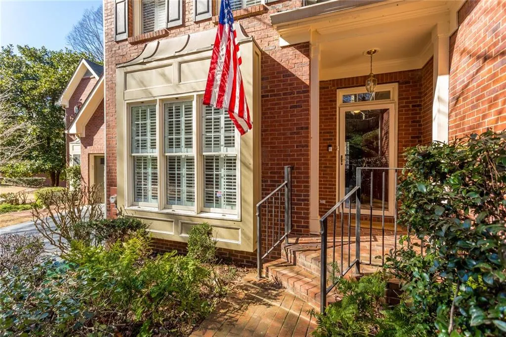 7155 Roswell Road Unit 50, Sandy Springs, Georgia 30328, 5 Bedrooms Bedrooms, ,3 BathroomsBathrooms,Residential,Sold,7155 Roswell Road Unit 50,6570297