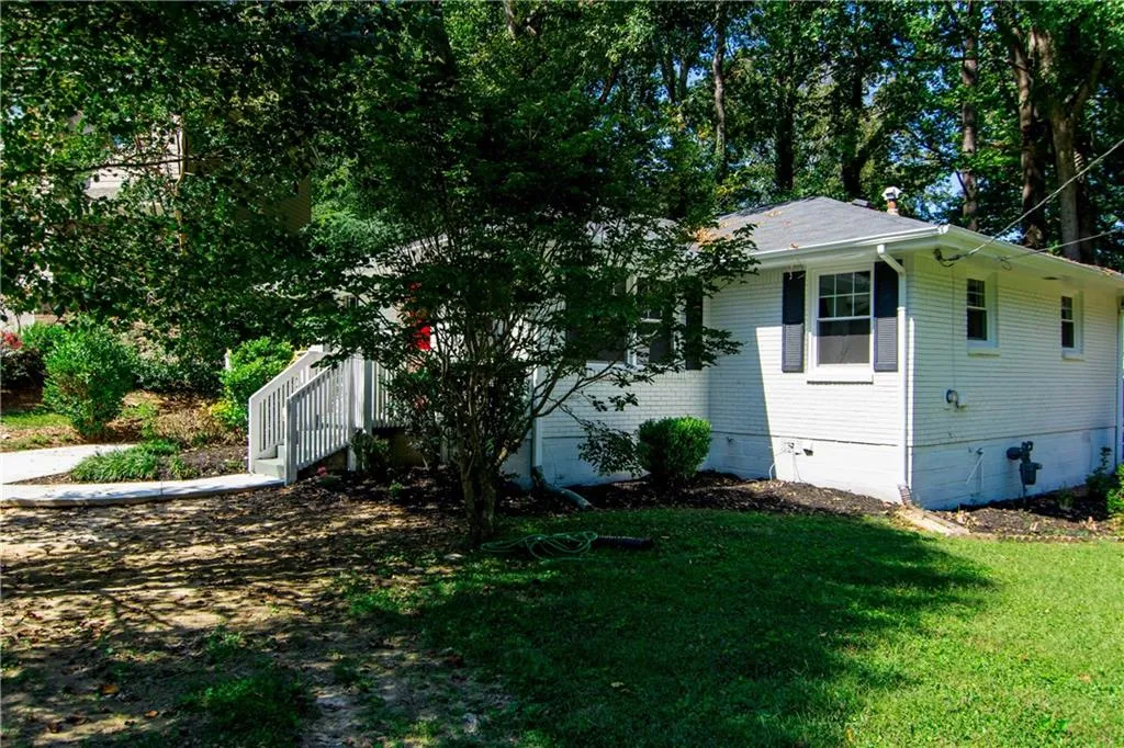 2368 Bynum Road Ne, Brookhaven, Georgia 30319, 3 Bedrooms Bedrooms, ,2 BathroomsBathrooms,Residential,Sold,2368 Bynum Road Ne,5912659