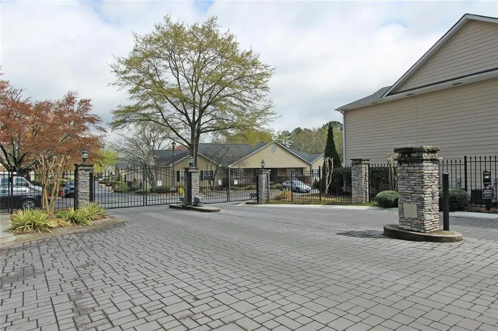 902 Brighton Point, Sandy Springs, Georgia 30328, 2 Bedrooms Bedrooms, ,2 BathroomsBathrooms,Residential,Sold,902 Brighton Point,5634753
