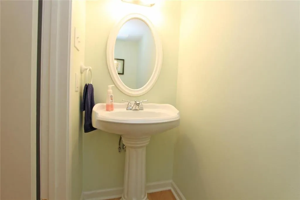 902 Brighton Point, Sandy Springs, Georgia 30328, 2 Bedrooms Bedrooms, ,2 BathroomsBathrooms,Residential,Sold,902 Brighton Point,5634753