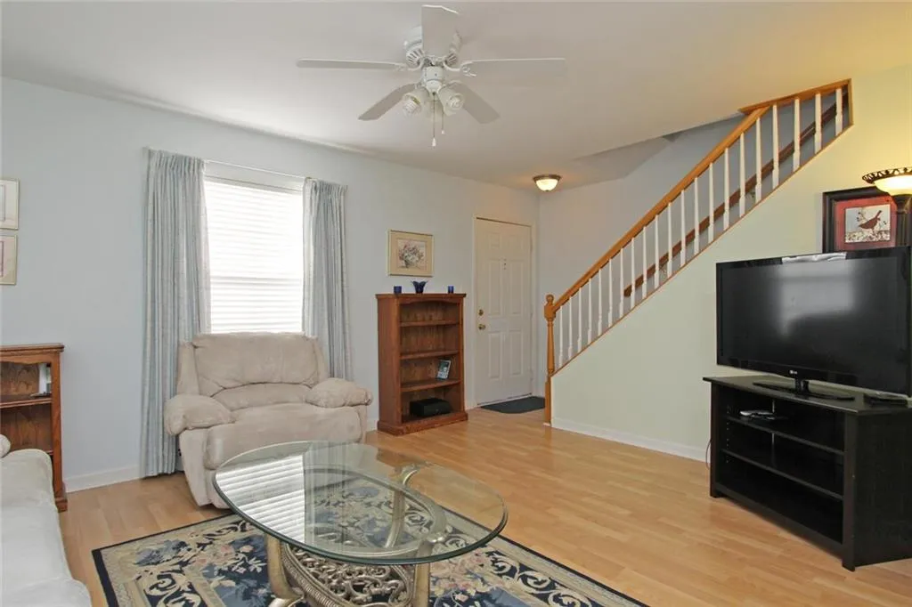 902 Brighton Point, Sandy Springs, Georgia 30328, 2 Bedrooms Bedrooms, ,2 BathroomsBathrooms,Residential,Sold,902 Brighton Point,5634753