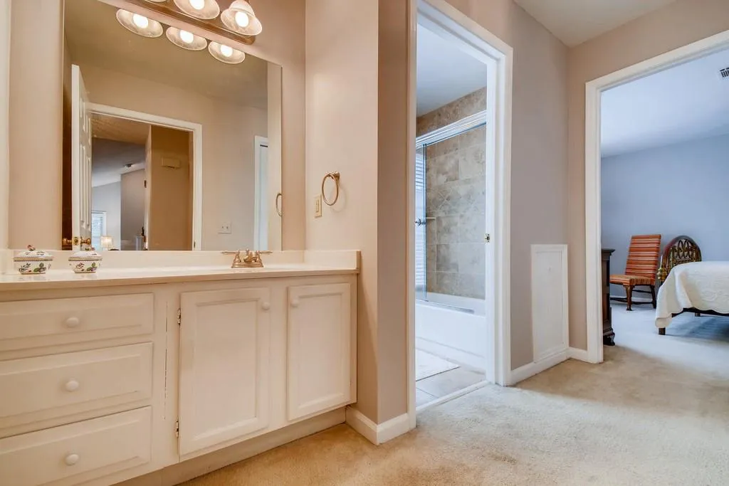 1003 Camden Court, Sandy Springs, Georgia 30327, 2 Bedrooms Bedrooms, ,2 BathroomsBathrooms,Residential,Sold,1003 Camden Court,6554539