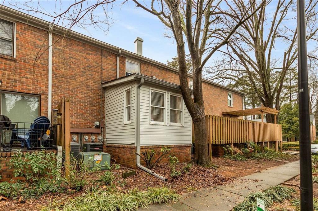 6700 Roswell Road Unit 29C, Atlanta, Georgia 30328, 2 Bedrooms Bedrooms, ,1 BathroomBathrooms,Residential,Sold,6700 Roswell Road Unit 29C,7330369