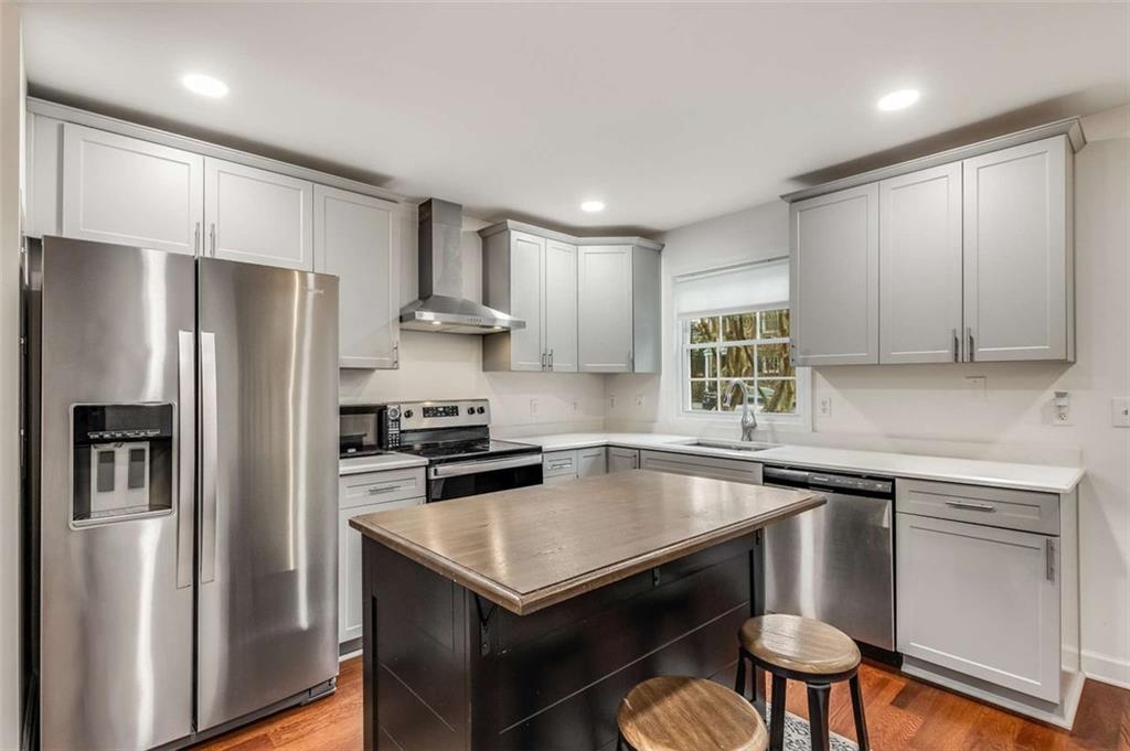 6700 Roswell Road Unit 29C, Atlanta, Georgia 30328, 2 Bedrooms Bedrooms, ,1 BathroomBathrooms,Residential,Sold,6700 Roswell Road Unit 29C,7330369