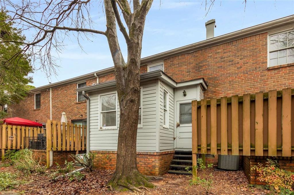 6700 Roswell Road Unit 29C, Atlanta, Georgia 30328, 2 Bedrooms Bedrooms, ,1 BathroomBathrooms,Residential,Sold,6700 Roswell Road Unit 29C,7330369