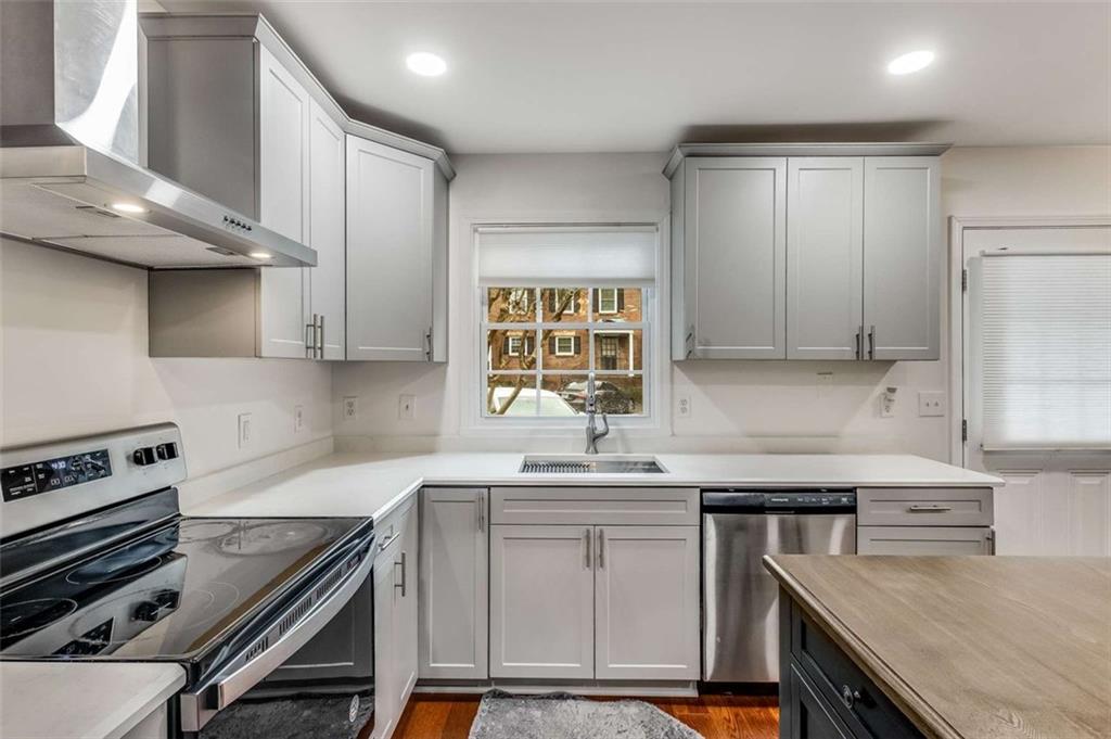 6700 Roswell Road Unit 29C, Atlanta, Georgia 30328, 2 Bedrooms Bedrooms, ,1 BathroomBathrooms,Residential,Sold,6700 Roswell Road Unit 29C,7330369