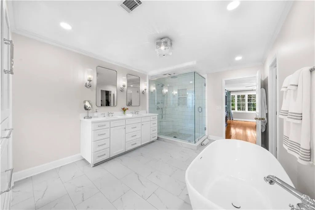 4635 High Point Road, Atlanta, Georgia 30342, 6 Bedrooms Bedrooms, ,3 BathroomsBathrooms,Residential,Sold,4635 High Point Road,7545184
