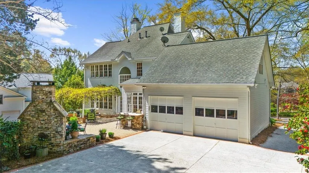 4635 High Point Road, Atlanta, Georgia 30342, 6 Bedrooms Bedrooms, ,3 BathroomsBathrooms,Residential,Sold,4635 High Point Road,7545184