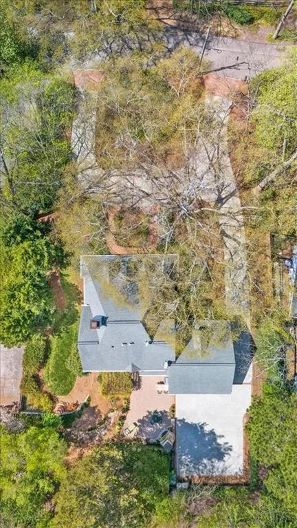 4635 High Point Road, Atlanta, Georgia 30342, 6 Bedrooms Bedrooms, ,3 BathroomsBathrooms,Residential,Sold,4635 High Point Road,7545184