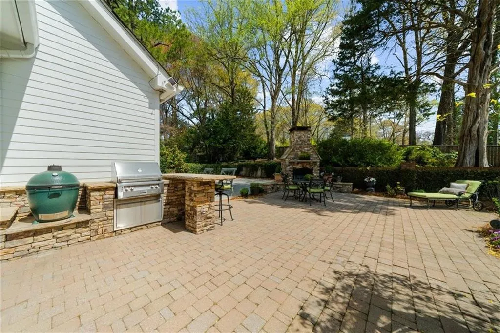4635 High Point Road, Atlanta, Georgia 30342, 6 Bedrooms Bedrooms, ,3 BathroomsBathrooms,Residential,Sold,4635 High Point Road,7545184
