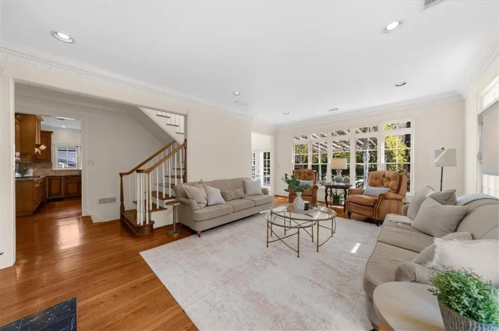 4635 High Point Road, Atlanta, Georgia 30342, 6 Bedrooms Bedrooms, ,3 BathroomsBathrooms,Residential,Sold,4635 High Point Road,7545184